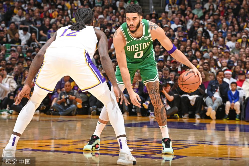 尤其是在球 尤其是在球